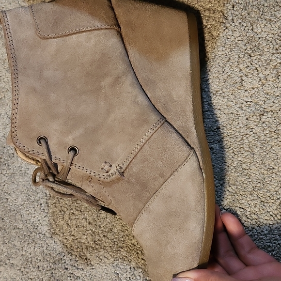 Tom's khaki platform booties size 7.5 - Picture 8 of 17